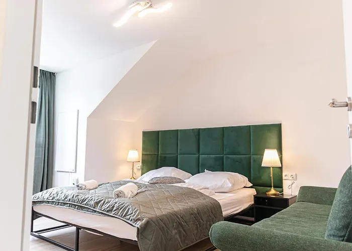 Charming 2-bedroom Steps From U6 Am Schoepfwerk