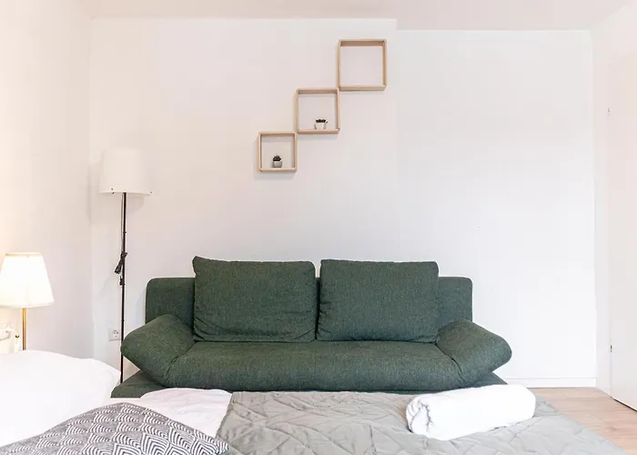Charming 2-bedroom Steps From U6 Am Schoepfwerk * Wiedeń