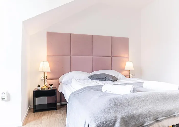 Charming 2-bedroom Steps From U6 Am Schoepfwerk * Wiedeń