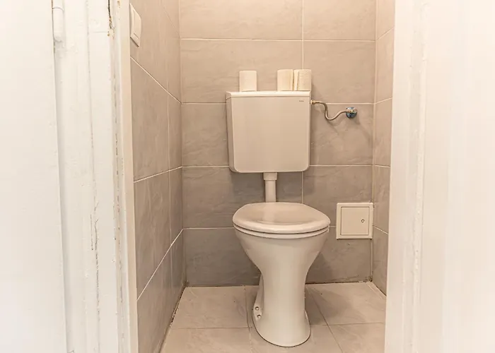 Apartament Charming 2-bedroom Steps From U6 Am Schoepfwerk Wiedeń