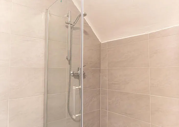 Charming 2-bedroom Steps From U6 Am Schoepfwerk * Wiedeń