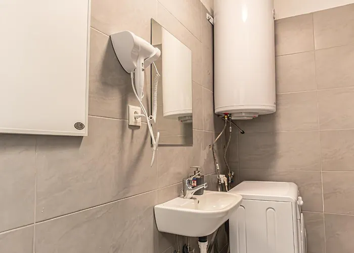 Apartament Charming 2-bedroom Steps From U6 Am Schoepfwerk