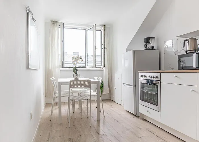 Apartament Charming 2-bedroom Steps From U6 Am Schoepfwerk *